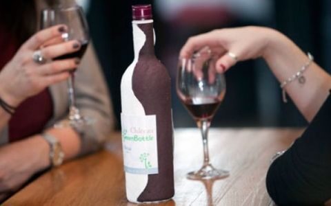 GreenBottle - papírová láhev na víno