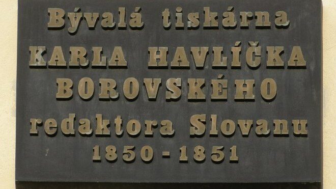 FOTO: Pamětní deska připomínající bývalou tiskárnu Karla Havlíčka Borovského v Kutné Hoře
