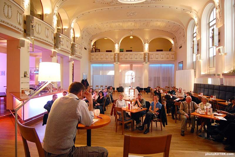 Foto: Představení Pavla Eisnera na akci Pražského literárního domu