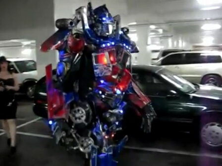 TRANSFORMERS-OPTIMUS-PRIME-COSTUME