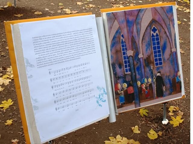 Foto: Kniha pro jedno z miminek na Kampě