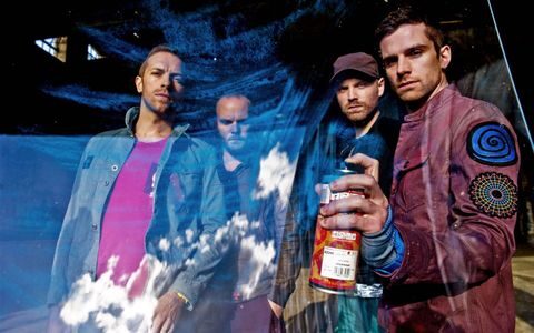 FOTO: Coldplay photographed at Millennium Mills in East London's docklands.