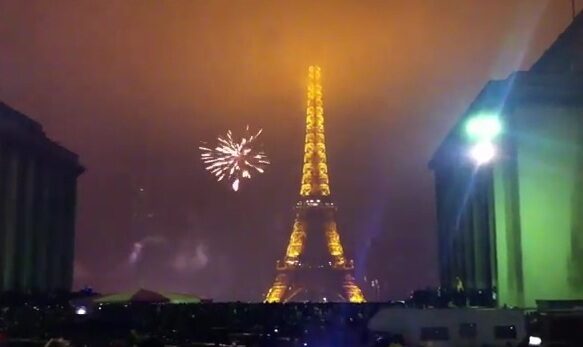 FOTO: Ohňostroj na Eiffelovce