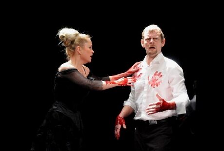 FOTO: Štěpánka Křesťanová (Lady Macbeth) a Martin Stránský (Macbeth) v plzeňském Macbethovi