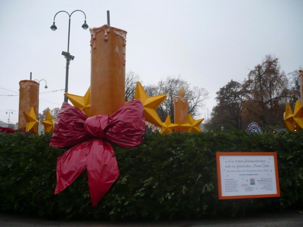 FOTO: Věnec před radnicí