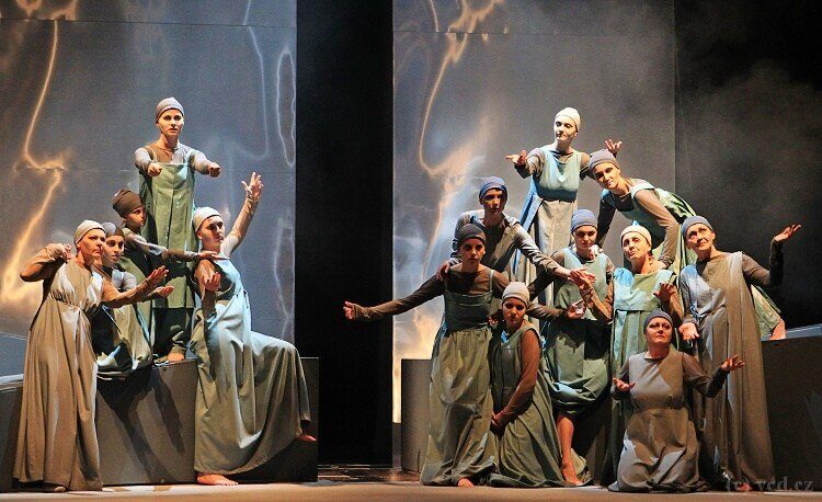 FOTO: Sbor zajatých trójských žen