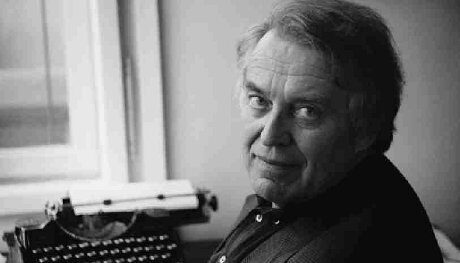 FOTO: I z hlupáka něco může být, když svou hloupost včas pozná, tvrdil Pavel Kohout Zdroj: host.divadlo.cz