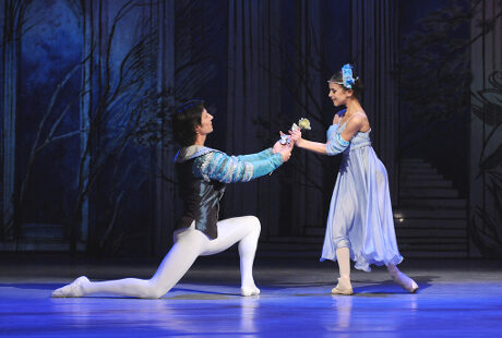 FOTO: Tanečníci plzeňského divadla v Glazunovově baletu Raymonda (DJKT, 2011)