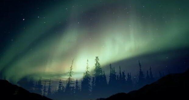 FOTO: Polární záře na dosah, přímo z postele skleněného iglú