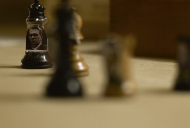 FOTO: Jeden musí z kola ven (2011)