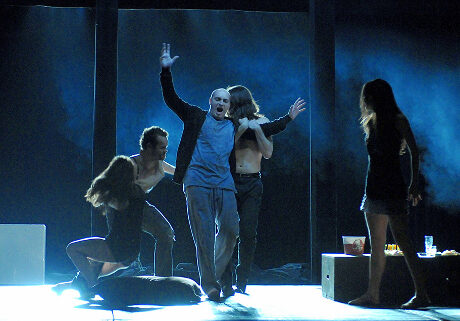 FOTO: Jiří Hájek se členy baletu DJKT v Mozartově opeře Don Giovanni (DJKT, 2012)