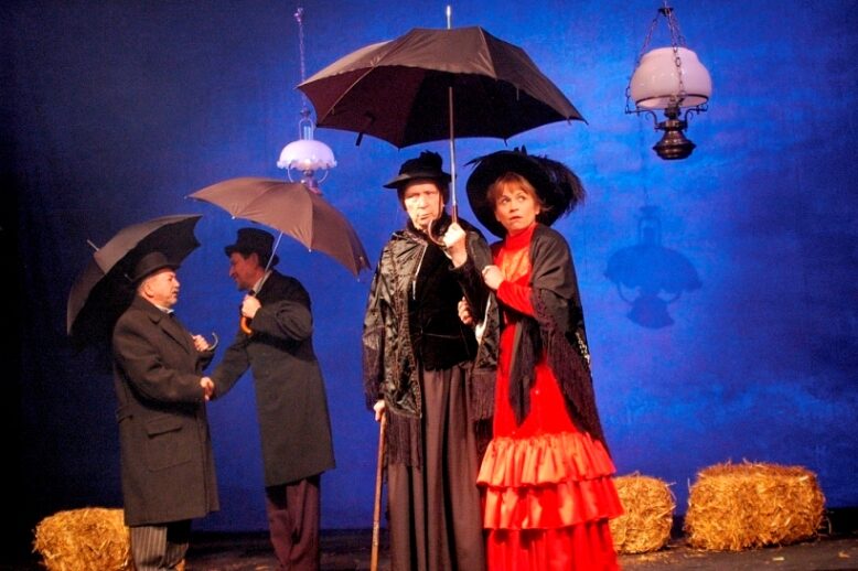 FOTO: Petrolejové lampy_Klicperovo divadlo Hrade Králové