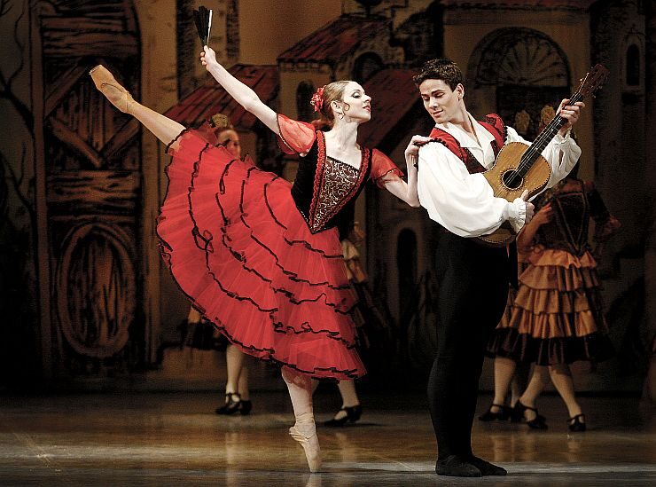 FOTO: Alina Nanu (Kitri), Ondřej Vinklát (Basil)