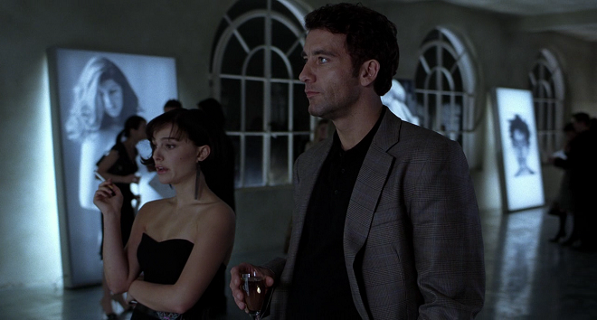 FOTO: Natalie Portman a Clive Owen ve filmu Na dotek