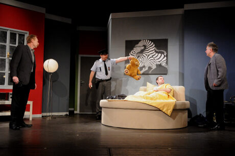 FOTO: Jiří Dort, Martin Chmelař, Michal Štěrba a Antonín Procházka v Procházkově komedii Kouzlo 4D (DJKT, 2012)