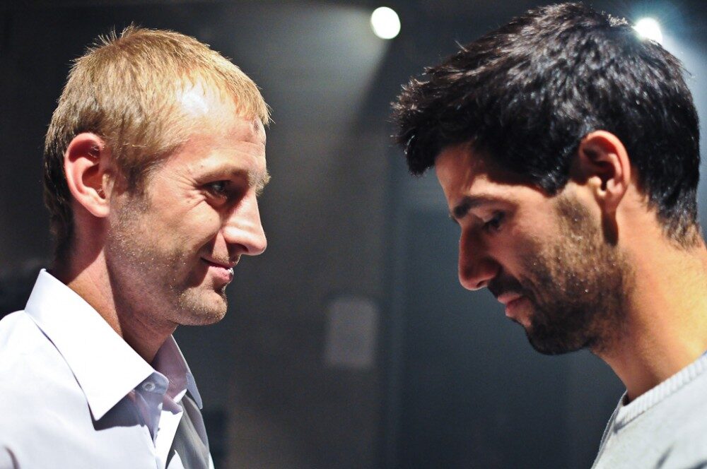 FOTO: Představení Zrcadlo, soubor Depresivní děti touží po penězích, Divadlo Kampa