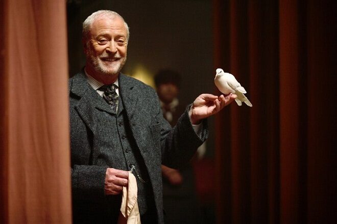 FOTO: Michael Caine ve filmu Dokonalý trik