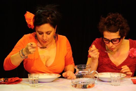 FOTO: Ty dvě, které obědvají, Divadlo Kampa