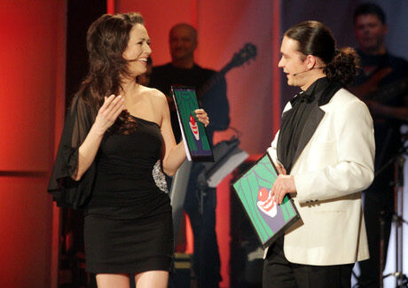 Foto: Moderátoři Galavečera Tereza Kostková a Ladislav Špiner