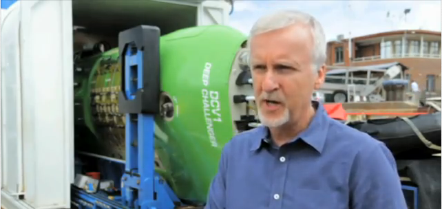 FOTO: James Cameron během příprav k ponoru.,Zdroj: youtube.com