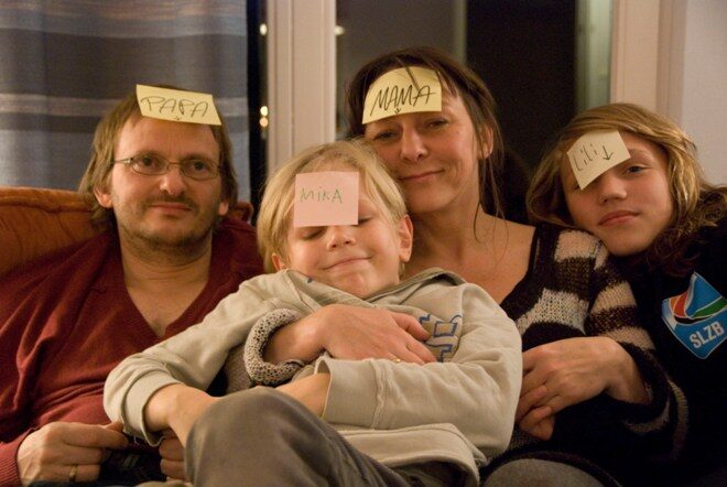 FOTO: Konecna uprostred cesty (2011)