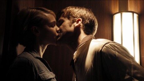 FOTO: Drive, scéna ve výtahu