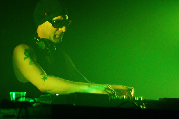 FOTO: James Lavell s projektem UNKLE Sounds roztančil MeetFactory