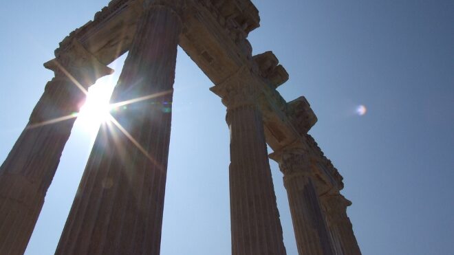 FOTO: Antické sloupy