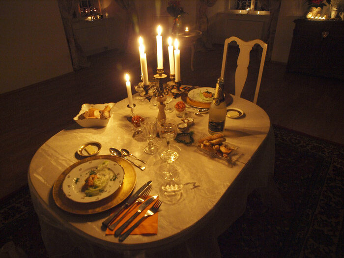 FOTO: Večeře při svíčkách v prostorách zámecké kavárny