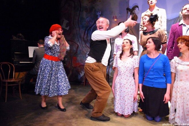 FOTO: Muž na větvi Oldřich Navrátil