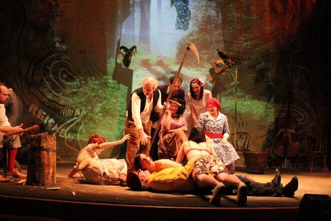 FOTO: Muž na větvi