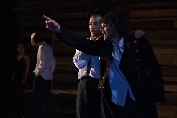 FOTO: Představení sousedi Divadla Continuo