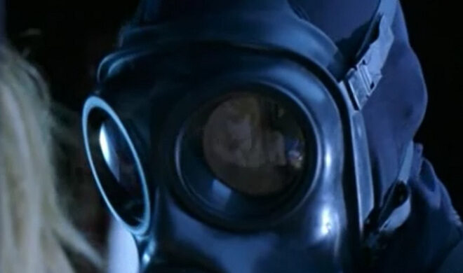 FOTO: Odraz člena štábu v masce