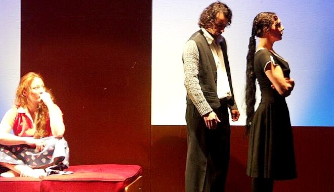 FOTO: Gazdina roba v Divadle Na zábradlí