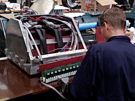 FOTO: Výroba akumulátoru