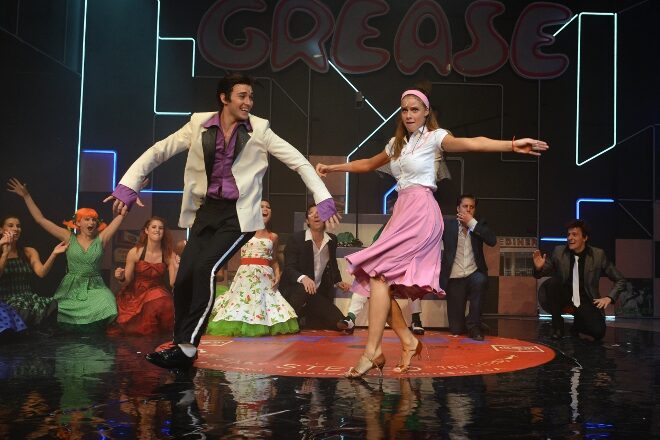 FOTO: Muzikál Pomáda v divadle Kalich 2012