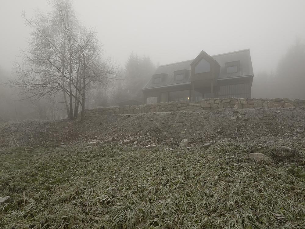 FOTO: Dům nad bažinou v horských podmínkách