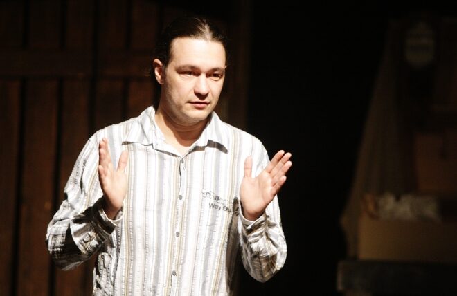 Ladislav Špiner režíroval svou vlastní hru.