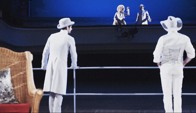 FOTO: Divadlo v Dlouhé se pro účely inscenace Polední úděl změnilo v zaoceánský parník