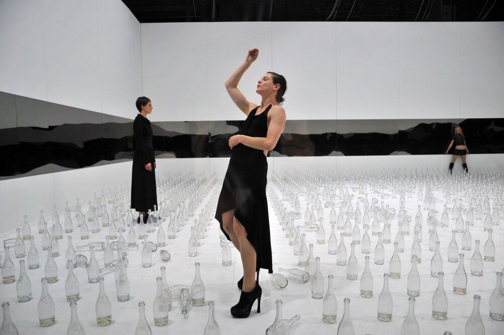 FOTO: Hořké slzy Petry von Kant, Residenztheater, Mnichov, Pražský divadelní festival německého jazyka