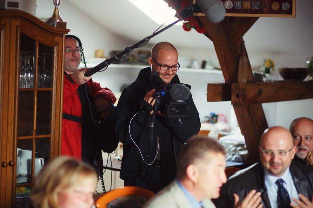 FOTO: Režisér Tomáš Kudrna (vpravo s kamerou) a zvukař Daniel Němec