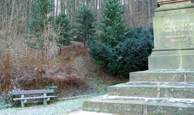 FOTO: pomník