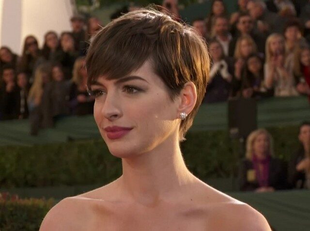 FOTO: Anne Hathaway na Zlatých glóbech 2013