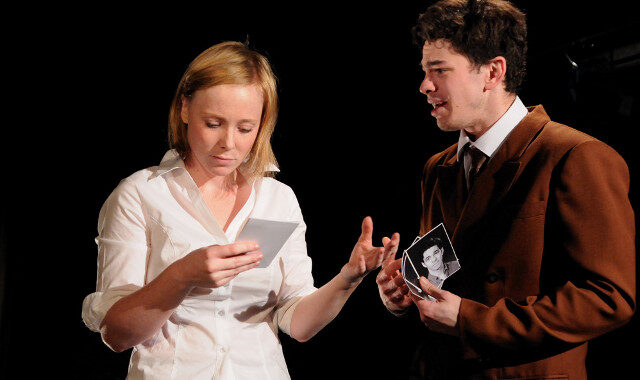 FOTO: Divadlo v Klubu hraje Ošklivce