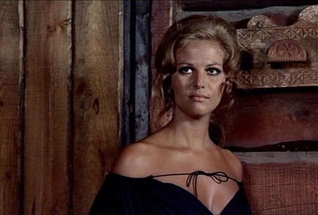 FOTO: Claudia Cardinale ve filmu Tenkrát na západě