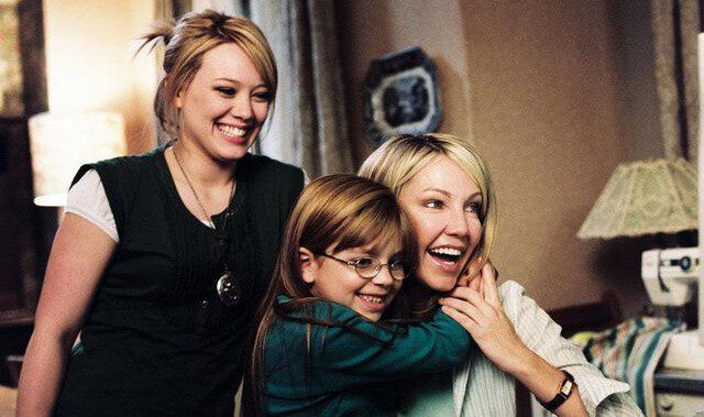FOTO: Pan Božský - Heather Locklear a Hillary Duff