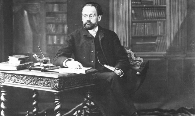 FOTO: Émile Zola ve své pracovně. Zdroj: Wikimedia