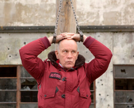 FOTO: John Malkovich v RED 2