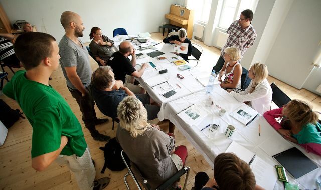 FOTO: Země lhostejnost je název nové inscenace Švandova divadla.