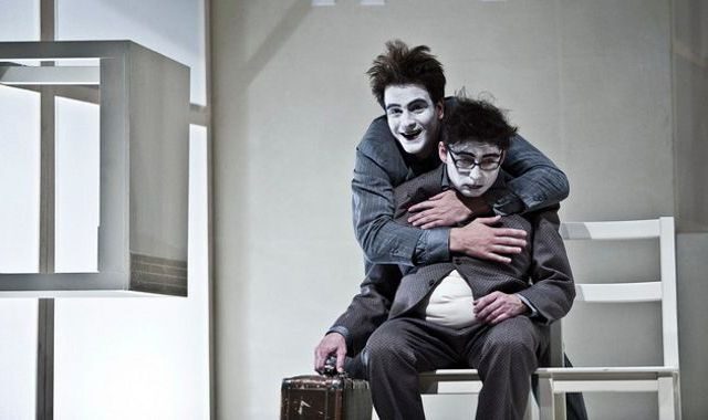 FOTO: Korespondence V+W